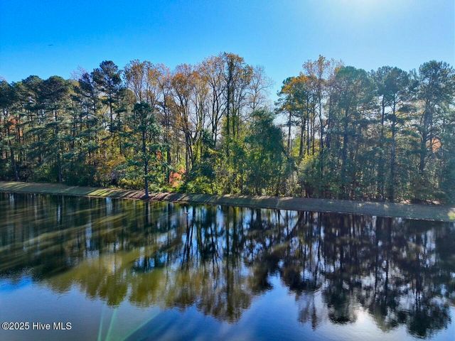 177 Cross Country Lane, Southern Pines, NC 28387