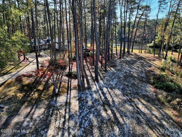 177 Cross Country Lane, Southern Pines, NC 28387