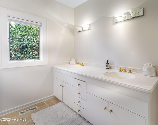 177 Cross Country Lane, Southern Pines, NC 28387