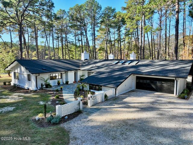 177 Cross Country Lane, Southern Pines, NC 28387