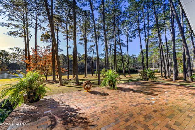 177 Cross Country Lane, Southern Pines, NC 28387