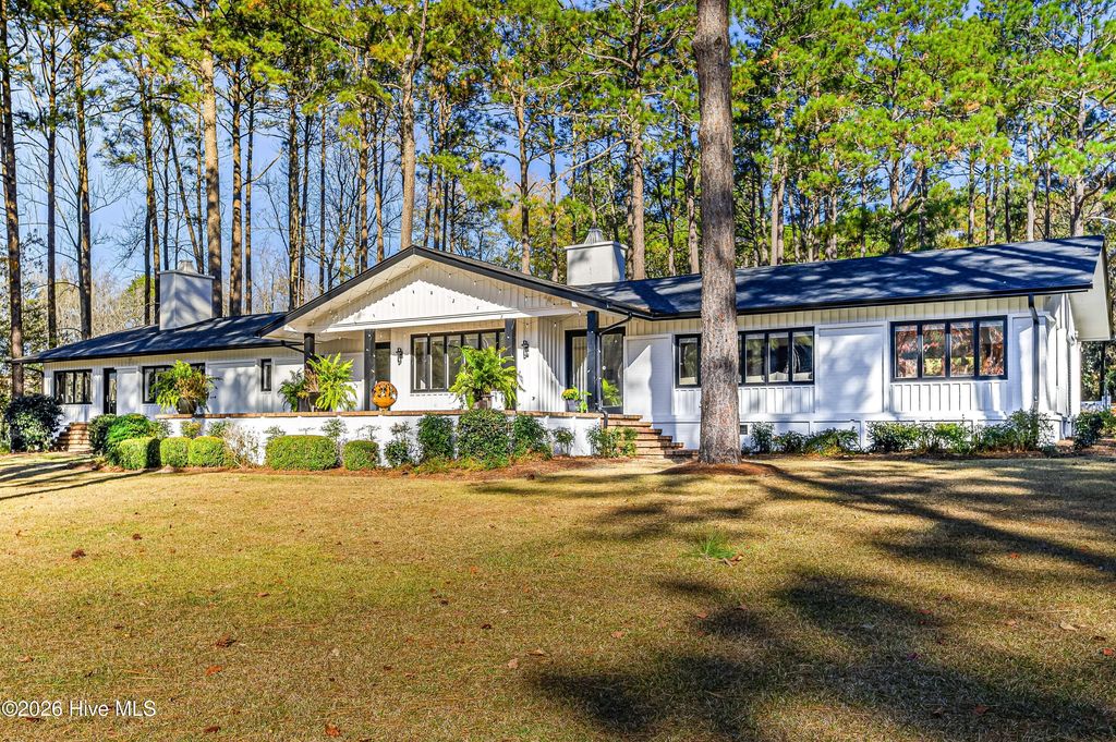 177 Cross Country Lane, Southern Pines, NC 28387