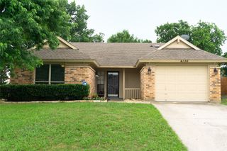 4136 Periwinkle Drive, Fort Worth, TX 76137