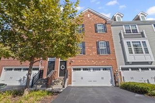 2548 Huntleigh Lane, Woodridge, IL 60517