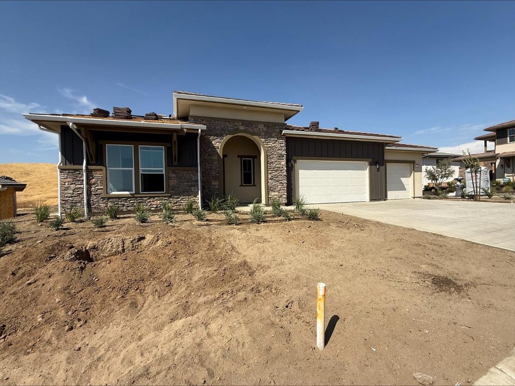 4527 Iron Creek Court, Friant, CA 93626