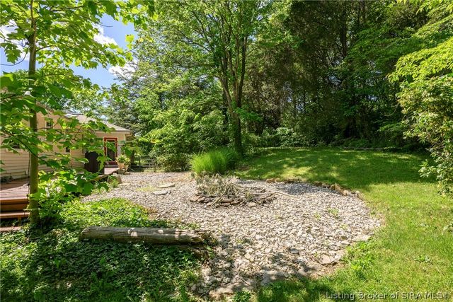 6760 Pioneer Trail NE, Georgetown, IN 47122