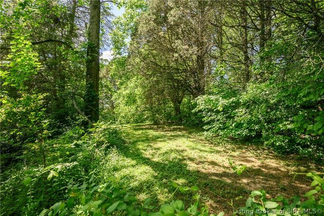 6760 Pioneer Trail NE, Georgetown, IN 47122