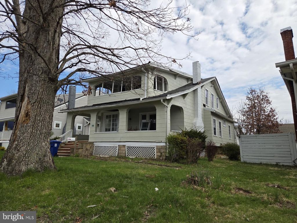 Image 1 of property listing at 2903 MOUNT HOLLY ST, Baltimore, MD 21216