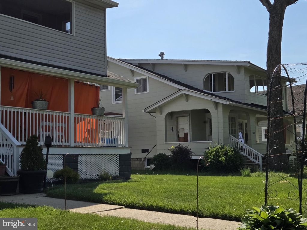 Image 3 of property listing at 2903 MOUNT HOLLY ST, Baltimore, MD 21216