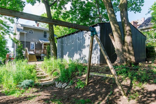 121 Academy Ave, Mt Lebanon, PA 15228