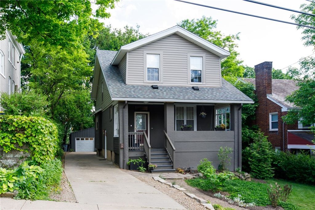 121 Academy Ave, Mt Lebanon, PA 15228