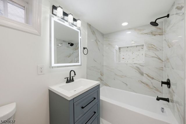 1 Foster St, Clifton City, NJ 07011