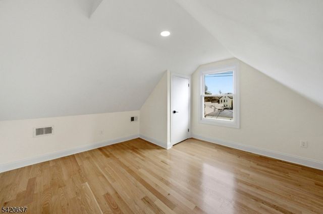 1 Foster St, Clifton City, NJ 07011
