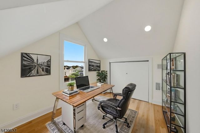 1 Foster St, Clifton City, NJ 07011
