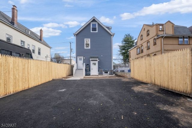 1 Foster St, Clifton City, NJ 07011
