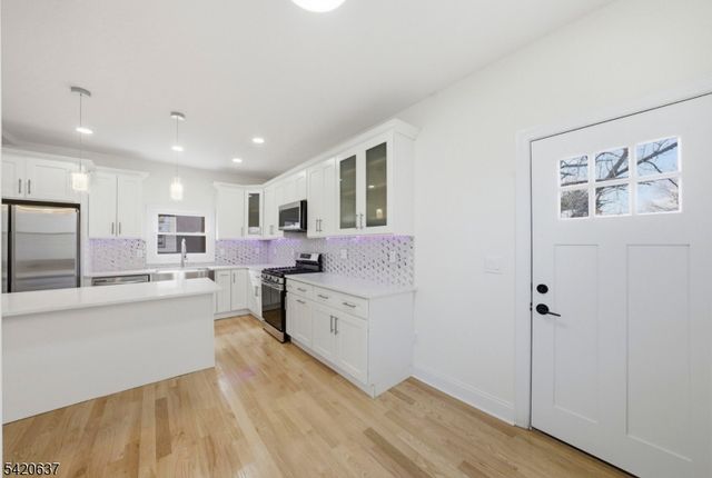 1 Foster St, Clifton City, NJ 07011
