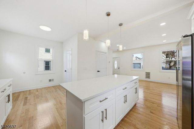 1 Foster St, Clifton City, NJ 07011