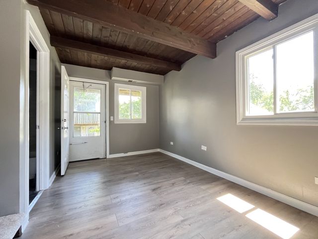 81 MAUDE Avenue A, Fox Lake, IL 60020