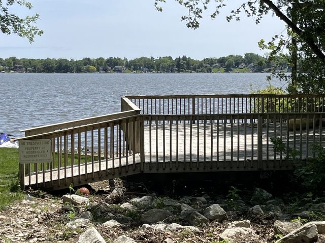 81 MAUDE Avenue A, Fox Lake, IL 60020
