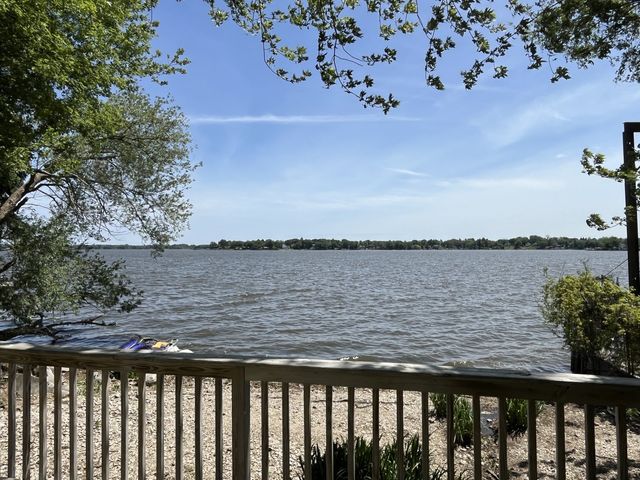 81 MAUDE Avenue A, Fox Lake, IL 60020
