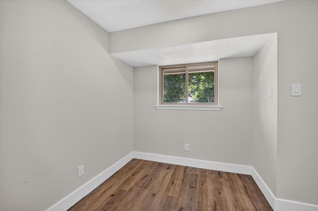 913 Russell Lane, Bedford, TX 76022