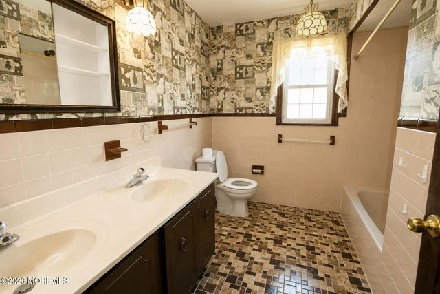 19 Scott Drive, Morganville, NJ 07751