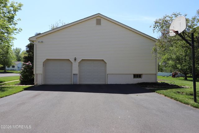 19 Scott Drive, Morganville, NJ 07751