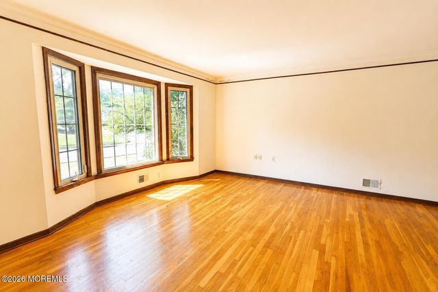 19 Scott Drive, Morganville, NJ 07751