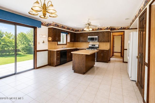 19 Scott Drive, Morganville, NJ 07751
