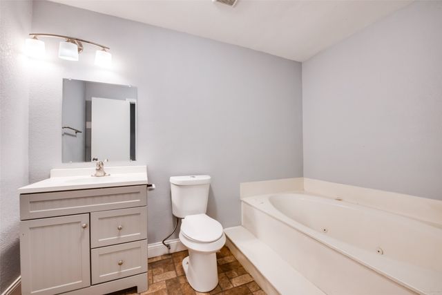 219 Red Wing Drive, Dallas, TX 75241