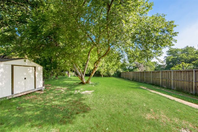 219 Red Wing Drive, Dallas, TX 75241