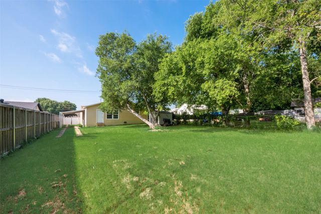 219 Red Wing Drive, Dallas, TX 75241