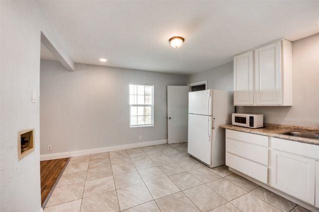 219 Red Wing Drive, Dallas, TX 75241