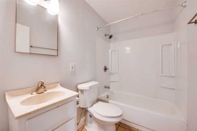 219 Red Wing Drive, Dallas, TX 75241
