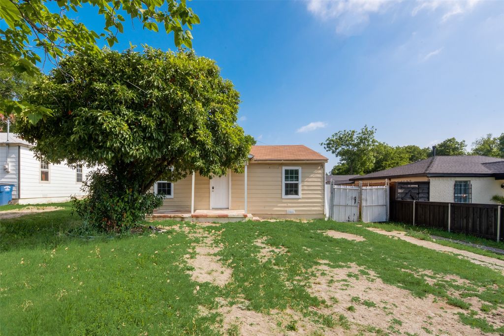 219 Red Wing Drive, Dallas, TX 75241
