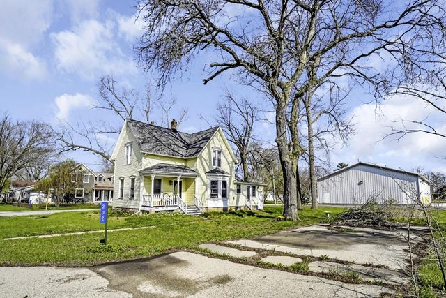 202 E Park STREET, Silver Lake, WI 53170