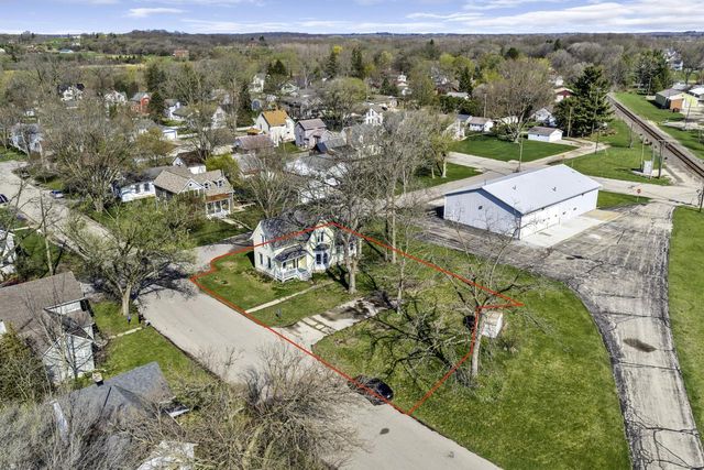 202 E Park STREET, Silver Lake, WI 53170