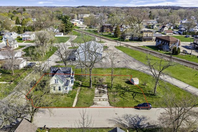 202 E Park STREET, Silver Lake, WI 53170