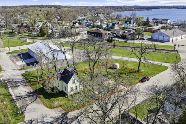 202 E Park STREET, Silver Lake, WI 53170