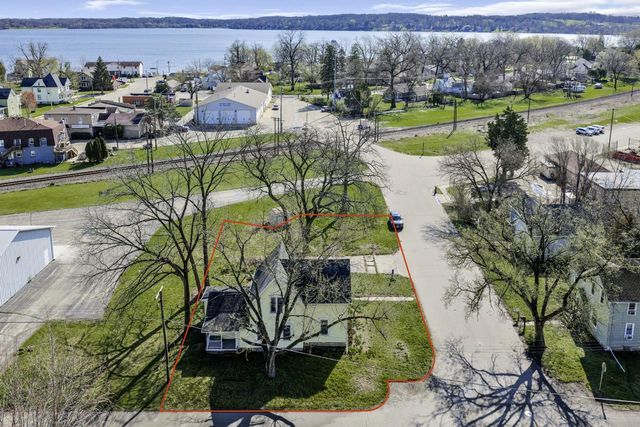 202 E Park STREET, Silver Lake, WI 53170