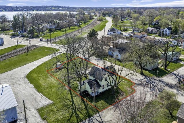 202 E Park STREET, Silver Lake, WI 53170