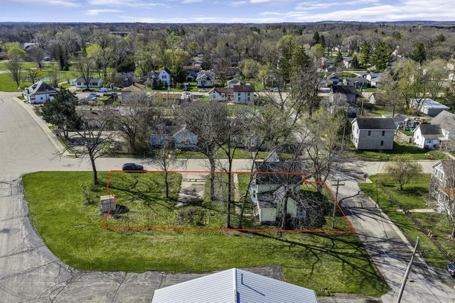 202 E Park STREET, Silver Lake, WI 53170