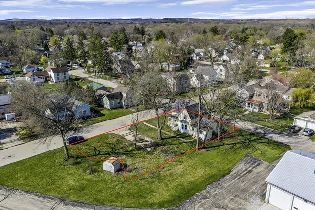 202 E Park STREET, Silver Lake, WI 53170