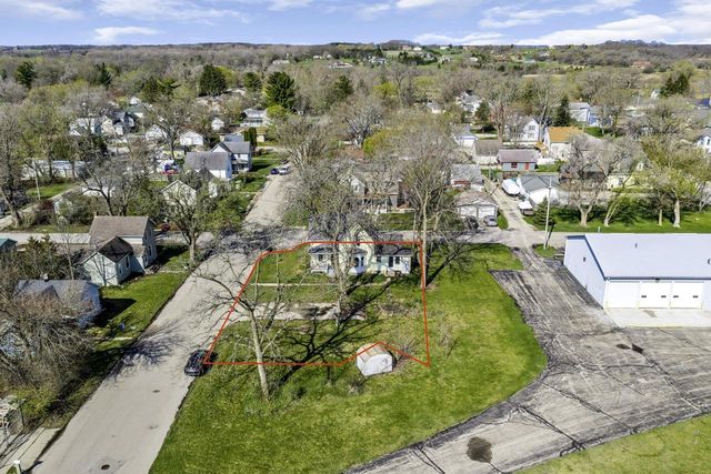 202 E Park STREET, Silver Lake, WI 53170