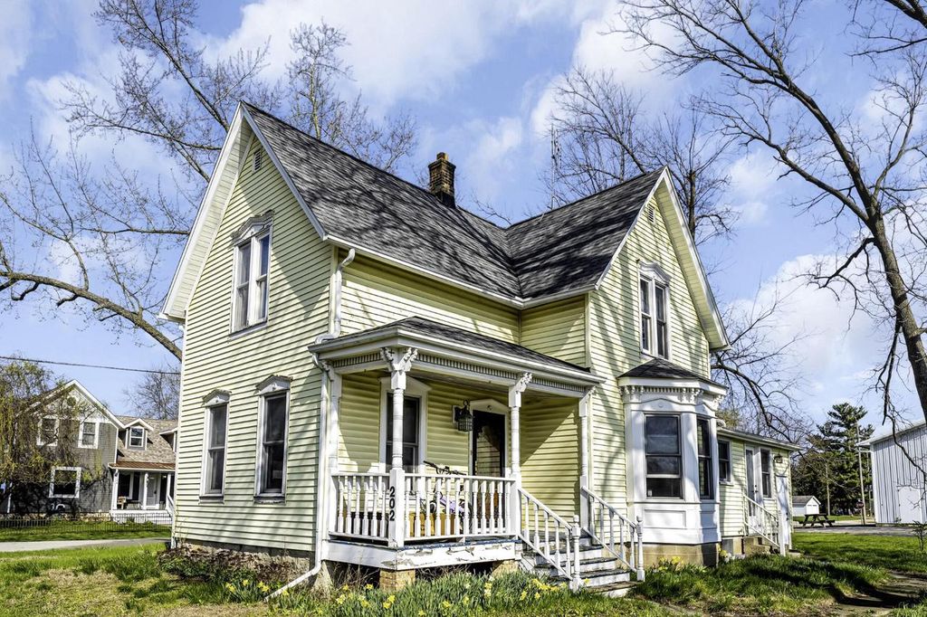 202 E Park STREET, Silver Lake, WI 53170