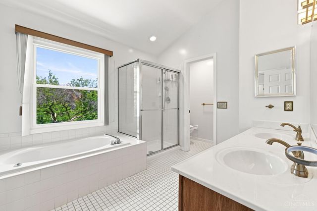 8042 Quail Meadow Lane, West Chester, OH 45069