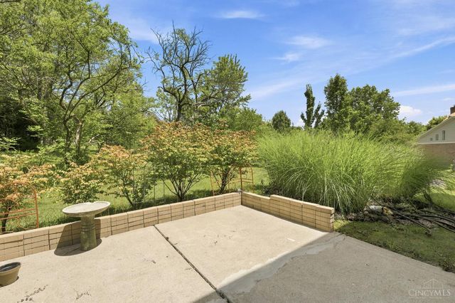 8042 Quail Meadow Lane, West Chester, OH 45069