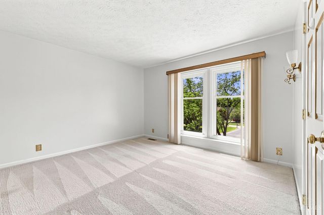 8042 Quail Meadow Lane, West Chester, OH 45069
