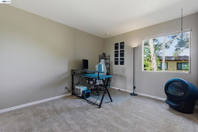 23004 Avis Ln, Hayward, CA 94541