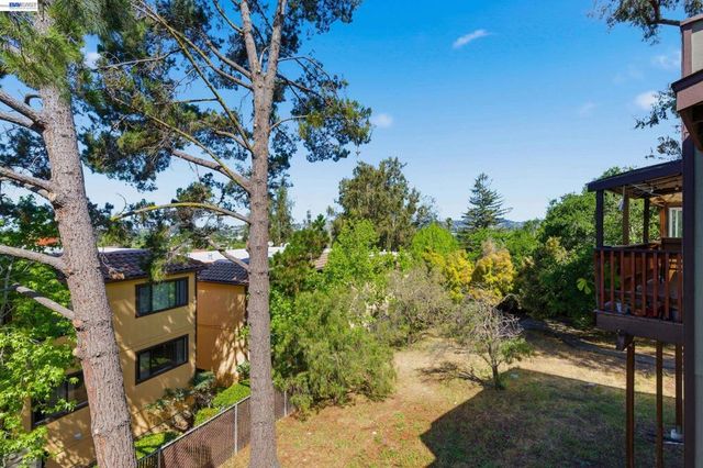 23004 Avis Ln, Hayward, CA 94541